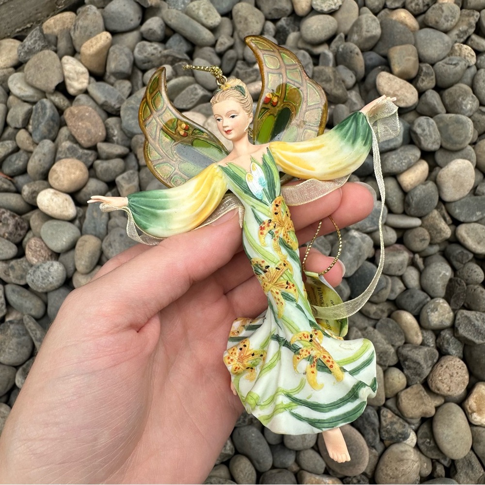 Ashton Drake On Wings of Light The Joy of Lilies Collectible Fairy Ornament